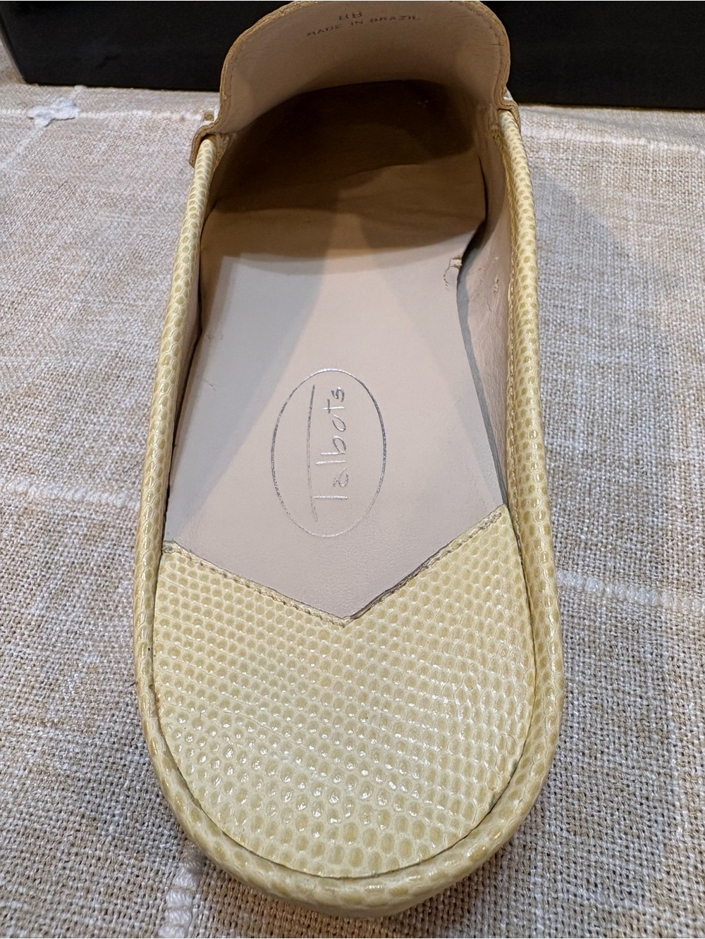 Talbots Classic Women’s Slip-On Loafers in Pale Yellow size 8 medium - Picture 7 of 9